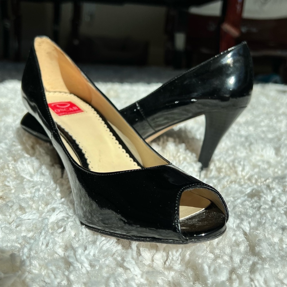 Oscar De La Renta Classic Black Peeptoe Pumps